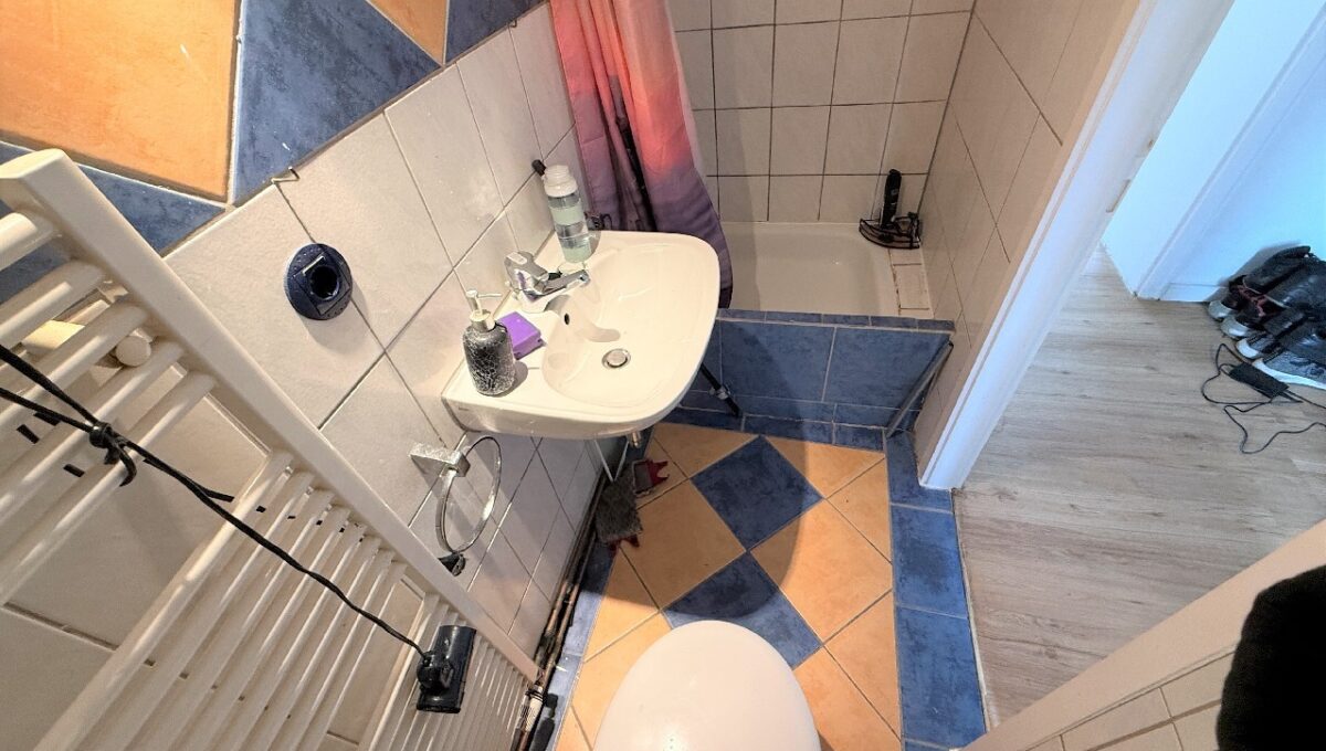 Badezimmer 2.Obergeschoss vorne